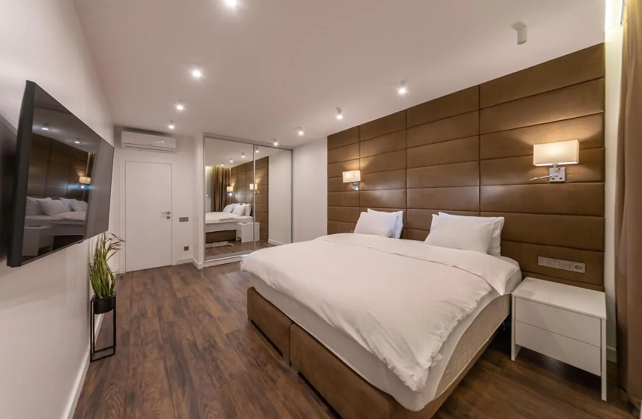 Victory-30 Luxury Apartment Center 基輔
