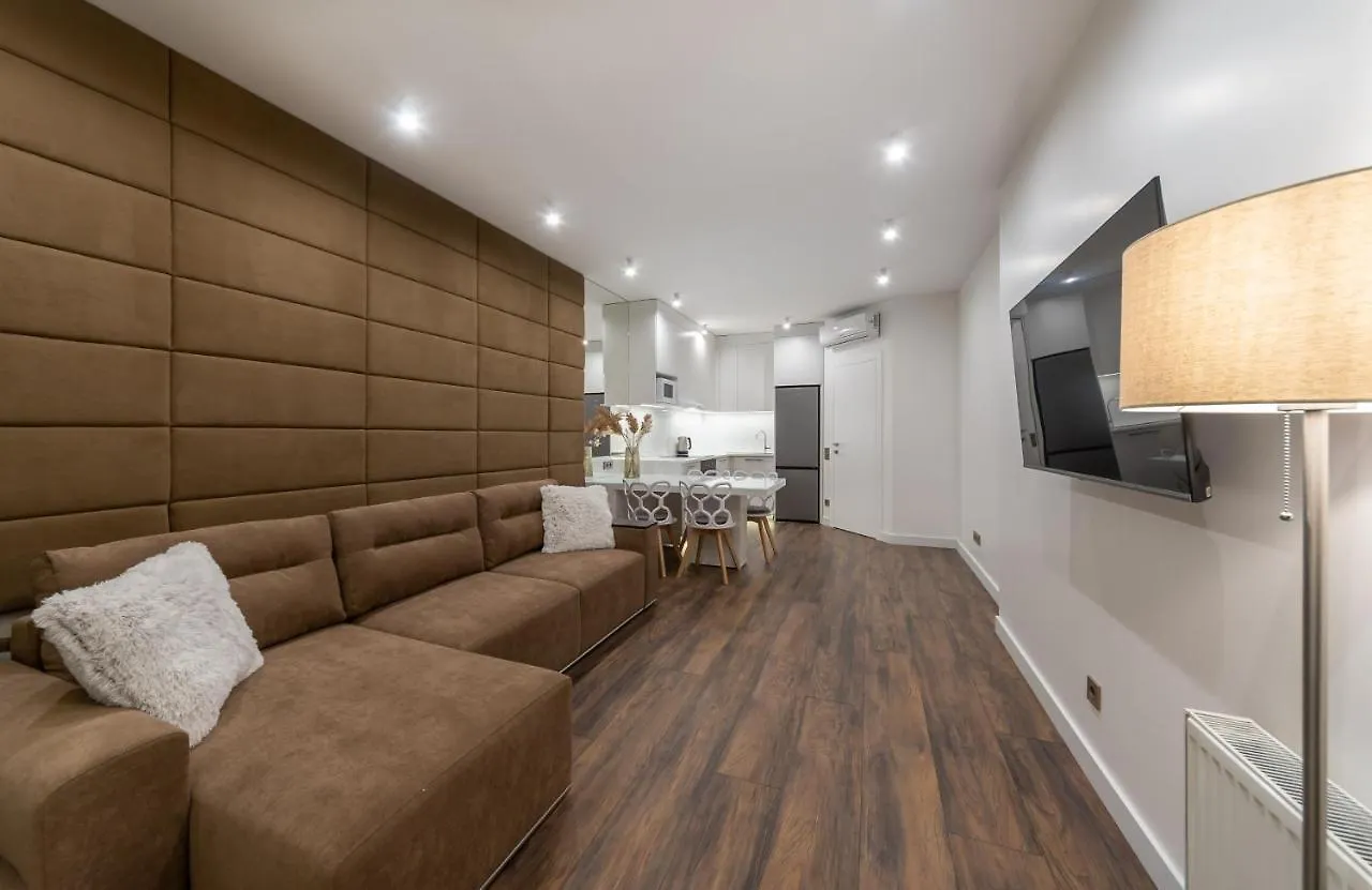 Victory-30 Luxury Apartment Center 基輔 0*,  乌克兰