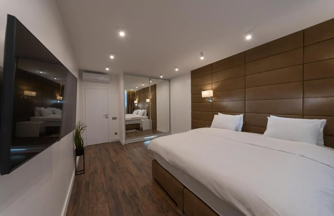 Victory-30 Luxury Apartment Center 基輔